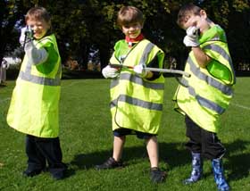 beaver scouts get litter-picking